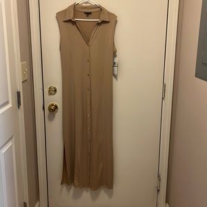 NWT NINA LEONARD  Women’s size large camel color belted maxi dress.